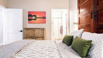 1 slaapkamer, een bureau, een strijkplank/strijkijzer, gratis wifi