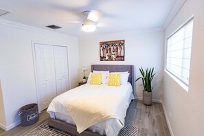 3 chambres, fer et planche à repasser, accès au Wi-Fi (inclus)