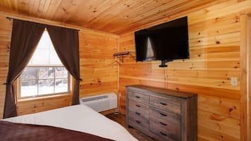 2 bedrooms, desk, iron/ironing board, travel crib