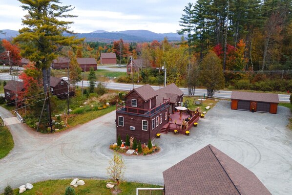 Exterior - White Mountains Hiker Lakefront Log Studio (Bethlehem)