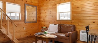 Pine Cabin #2 - 1 BR Log Cabin with Stunning Mountain Views