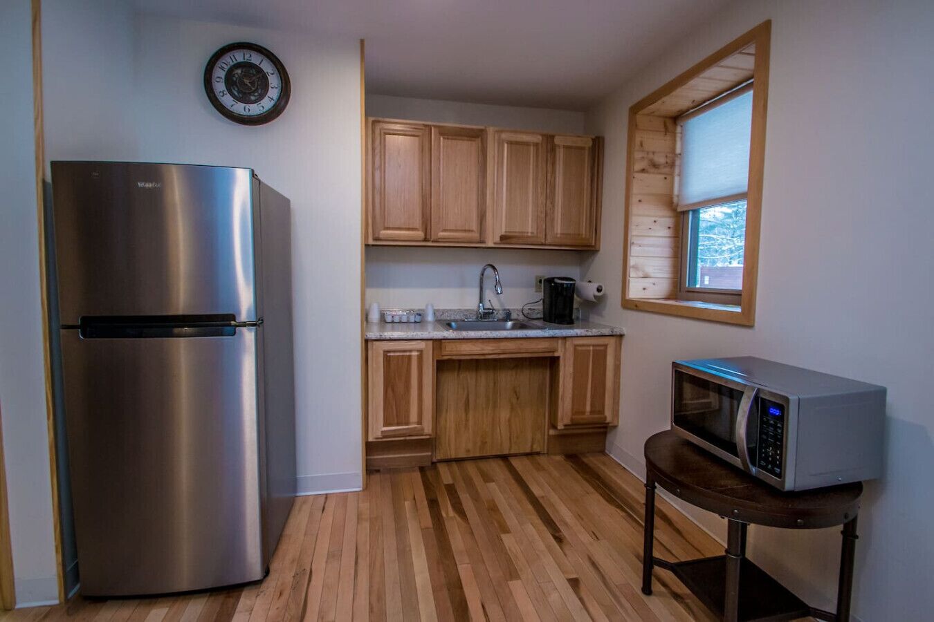 Fridge, microwave, stovetop, coffee/tea maker