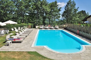 حمّام سباحة خارجي