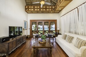 Exclusive-Villa | Wohnbereich | 42-Zoll-Flachbildfernseher mit Kabelempfang, Fernseher