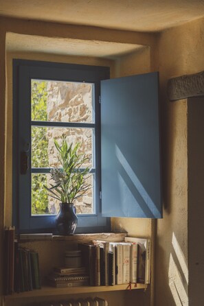 Interior - Podere Maraviglia, a 16th Century Olive Oil Farm Fully immersed in Nature (Monte San Savino)