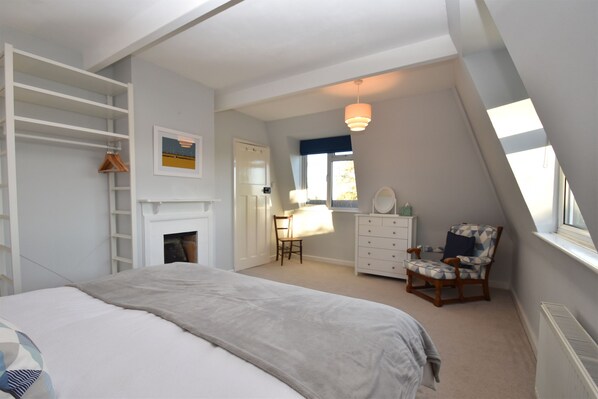 5 bedrooms, iron/ironing board, travel crib, free WiFi