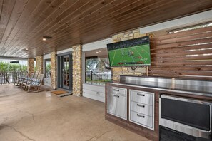 Interior - Lakefront/Outdoor TV/Kayaks/Hottub/Firepit/Grill (Granite Shoals)