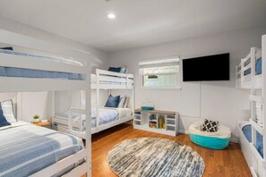 3 bedrooms, WiFi, bed sheets