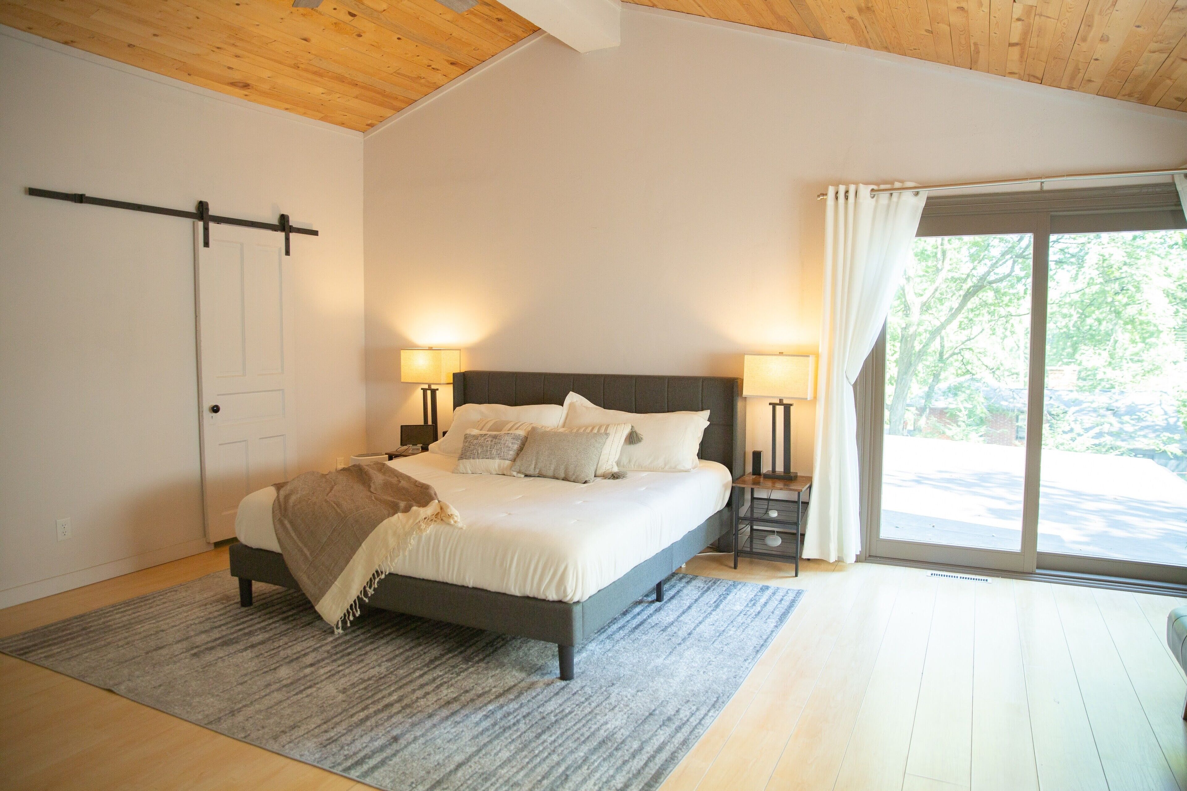 3 Schlafzimmer, Schreibtisch, Bügeleisen/Bügelbrett, kostenloses WLAN