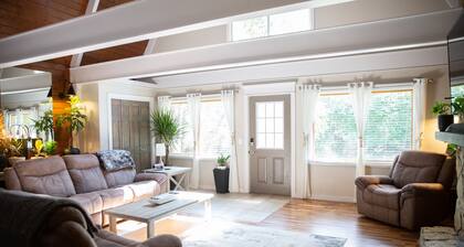 A-Frame Arbor One Block From The Beach-Four Beds and Four Bathrooms!