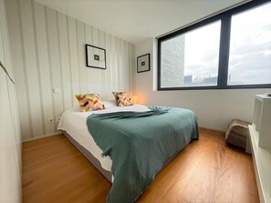2 chambres, fer et planche à repasser, Wi-Fi gratuit, draps fournis