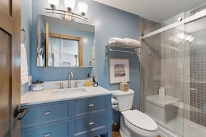 Bathtub, hair dryer - Whitefish Condo, downtown, minutes from Activities (Whitefish)