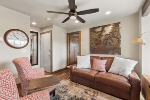TV - Whitefish Condo, downtown, minutes from Activities (Whitefish)