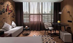 Habitacions insonoritzades i planxa i posts de planxar 