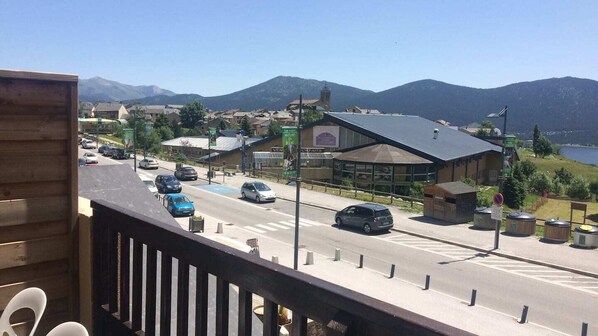 المنطقة المحيطة بالمنشأة