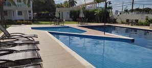 Outdoor pool - Ground floor village 1/4 Guarajuba (Camaçari)