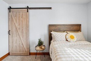 House (GC14) | 5 bedrooms, free WiFi
