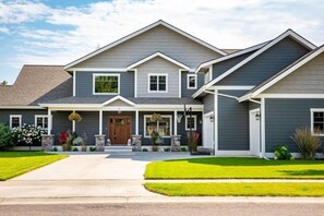 House (GC14) | Exterior - Gc14 Montana Sapphire (Kalispell)