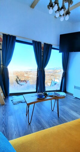 Tiny house with spectacular view of the valley and mountains