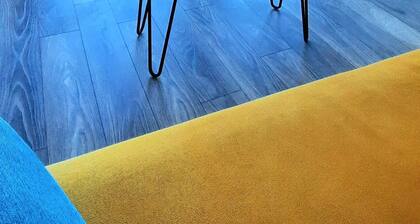 Tiny house with spectacular view of the valley and mountains