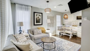 Smart TV, Netflix, streaming services