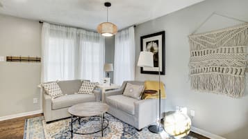 Smart TV, Netflix, streaming services