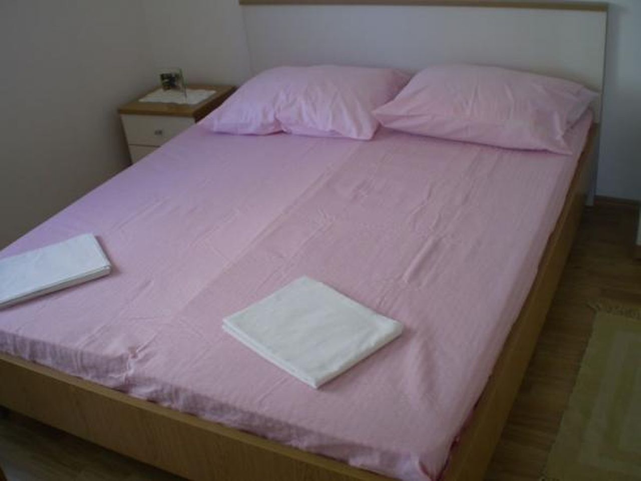 Wifi gratis y ropa de cama 