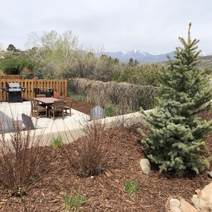 Outdoor dining - Comfortable family friendly home with great views in convenient location (Durango)