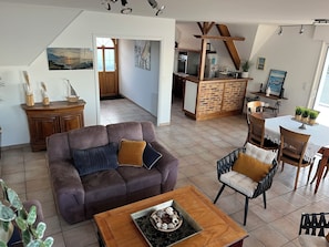 TV - Quiet 130 m2 house with sea view (PLOUHARNEL)