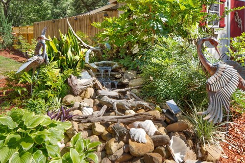 Sleeps 6 with Garden/Bar