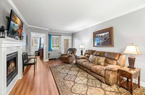 Smart TV, fireplace