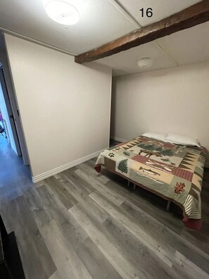 1 bedroom, WiFi, bed sheets