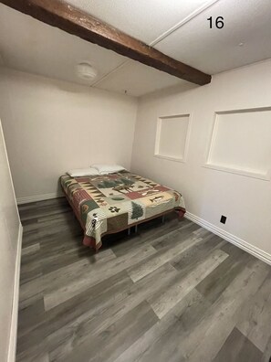 1 bedroom, WiFi, bed sheets