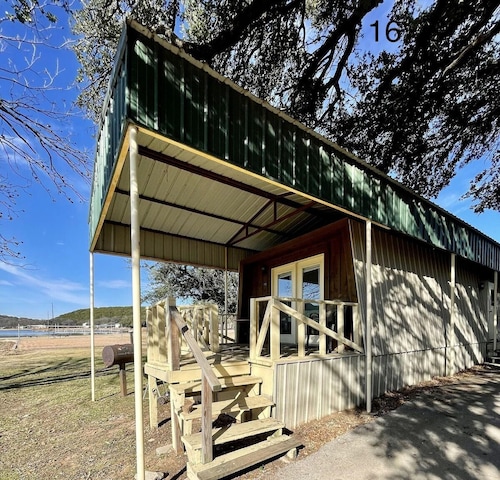 Lake View cabin #16 - Cabin with kitchen, steps from Possum Kingdom Lake