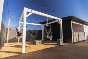 Property grounds - 15%DISCOUNT❤Hammocks❤Close 2 Downtown❤Fully Fenced (Joshua Tree)