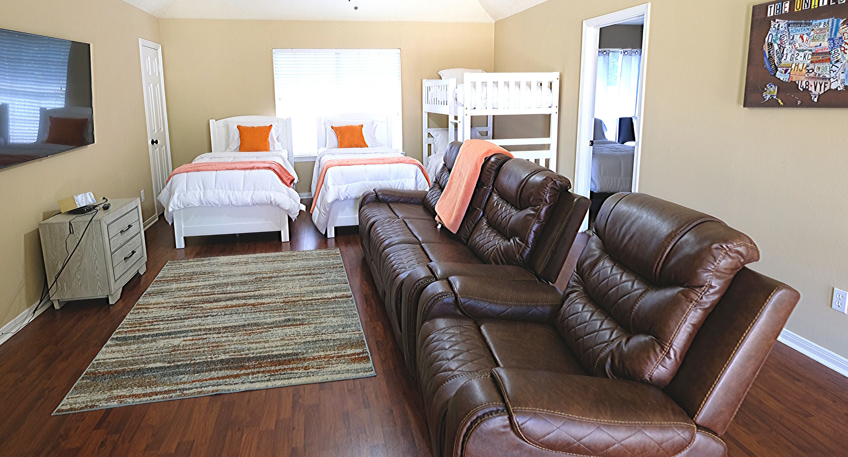 Grand House, 5 Bedrooms | Living area | Flat-screen TV