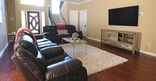 Casa Grand, 5 habitaciones | Área de sala de estar | Televisión de pantalla plana