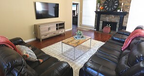 Casa Grand, 5 habitaciones | Área de sala de estar | Televisión de pantalla plana