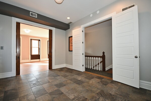 Interior - Breathtaking Spacious PGH Skyline Loft On Carson Street (Pittsburgh)