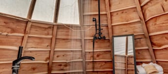 Retreat on the Hill: The Tipis - Incredible Views