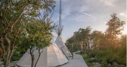 Retreat on the Hill: The Tipis - Incredible Views