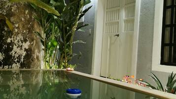 Piscine extérieure, piscine chauffée