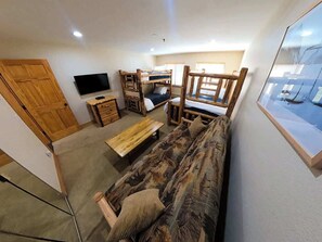 1 habitación, tabla de planchar con plancha, wifi gratis y ropa de cama 