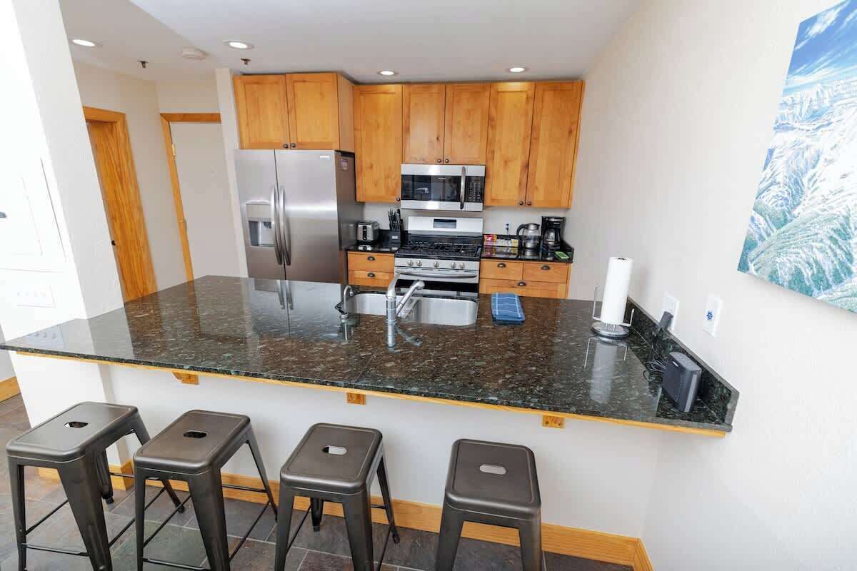 雪櫃、微波爐、焗爐、爐具