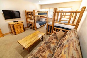 1 chambre, fer et planche à repasser, Wi-Fi gratuit, draps fournis