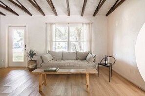 Smart TV - Casa Terra Lumi @_lumicollection (Fort Lauderdale)