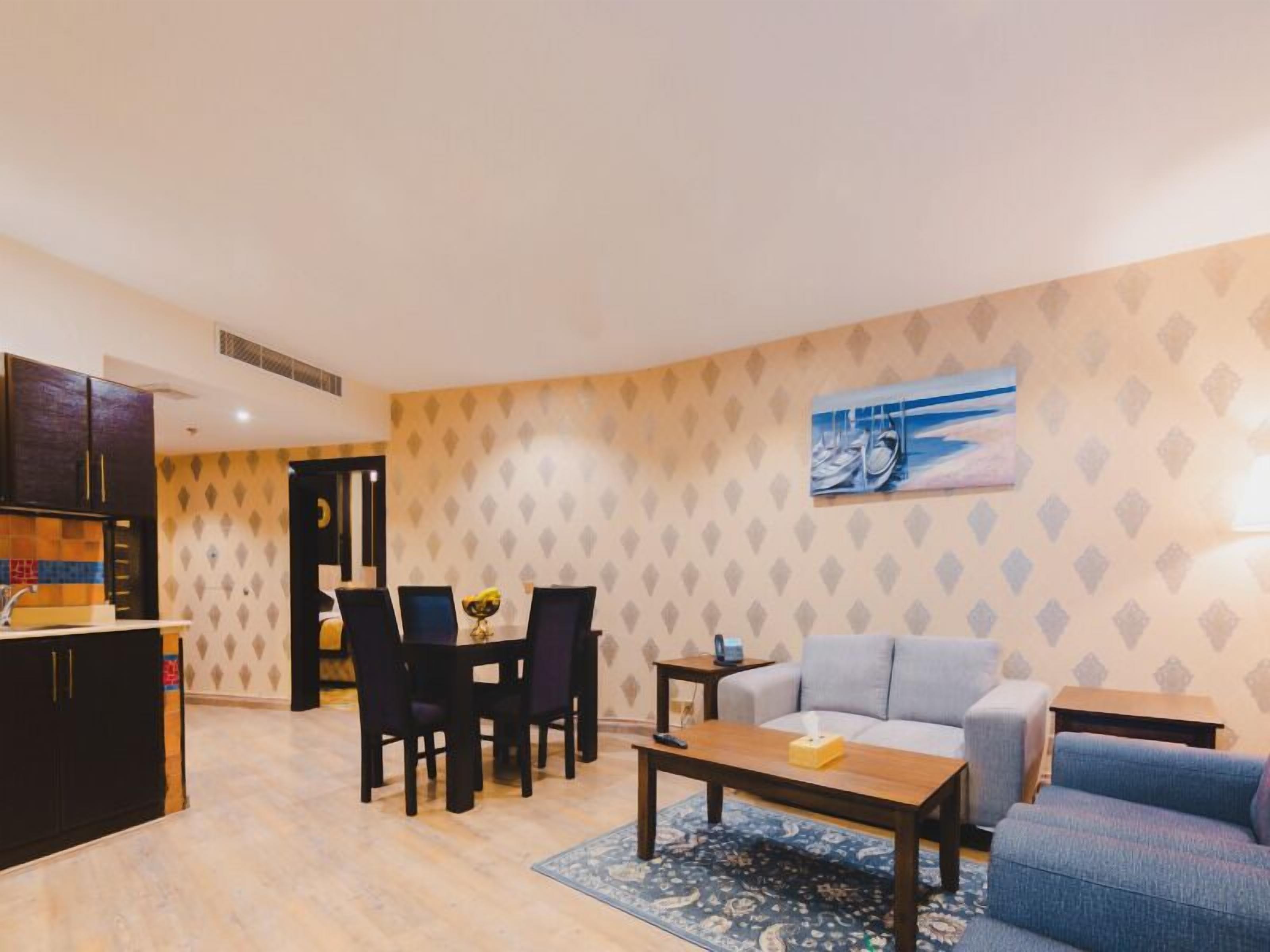 Photo - Golden Ship Hotel