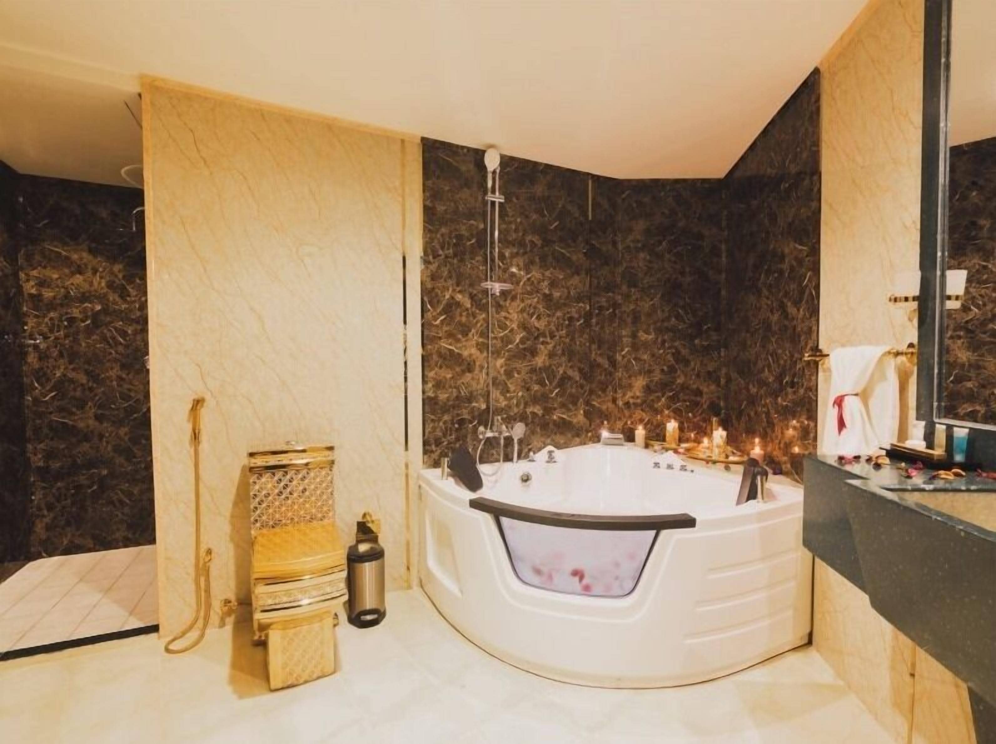 Photo - Golden Ship Hotel