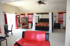 Smart TV, fireplace, DVD player, books - Brigantine tri-level house two properties from beach (Brigantine)