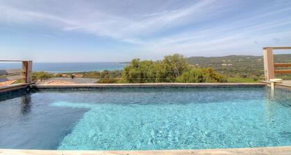 Grande Maison neuve avec Piscine à proximité de Cargese